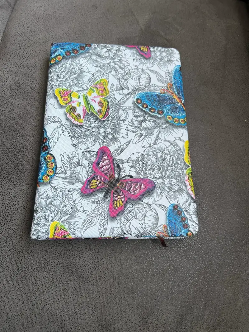 Cuaderno de notas con diseño de mariposas - 4