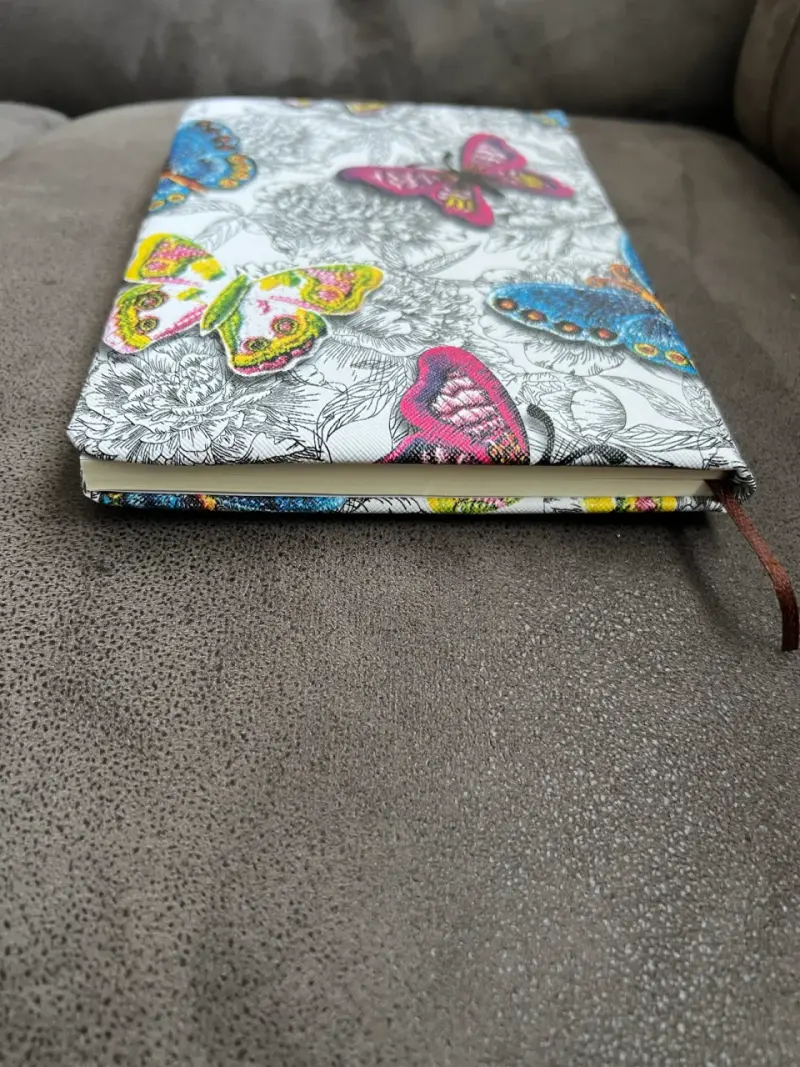 Cuaderno de notas con diseño de mariposas - 5