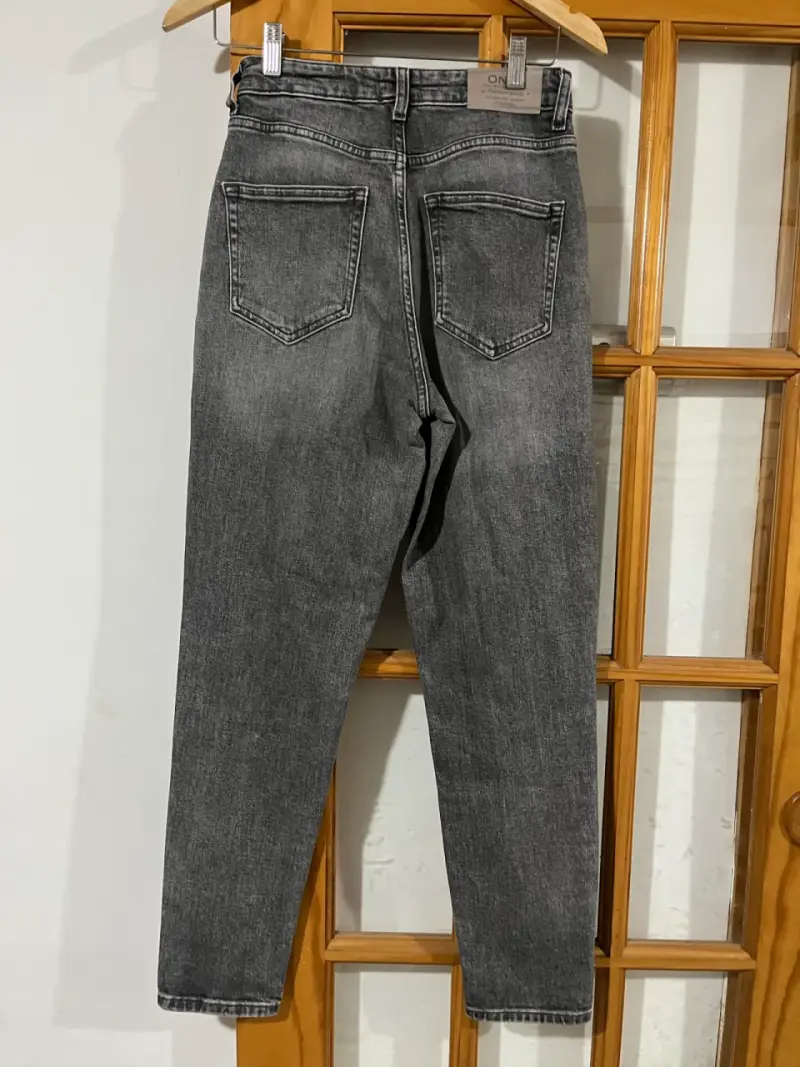 Jeans gris para mujer marca Only talla S - 2