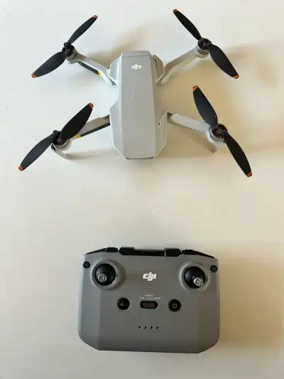 Drone DJI Mini 2 con control remoto - miniatura 2
