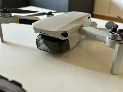 Drone DJI Mini 2 con control remoto - miniatura 3
