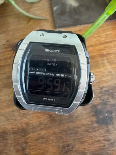Reloj digital Skmei resistente al agua - miniatura 2