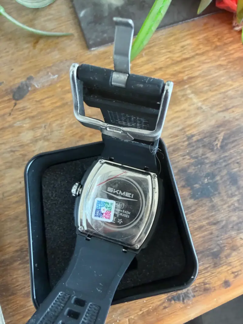 Reloj digital Skmei resistente al agua - 4