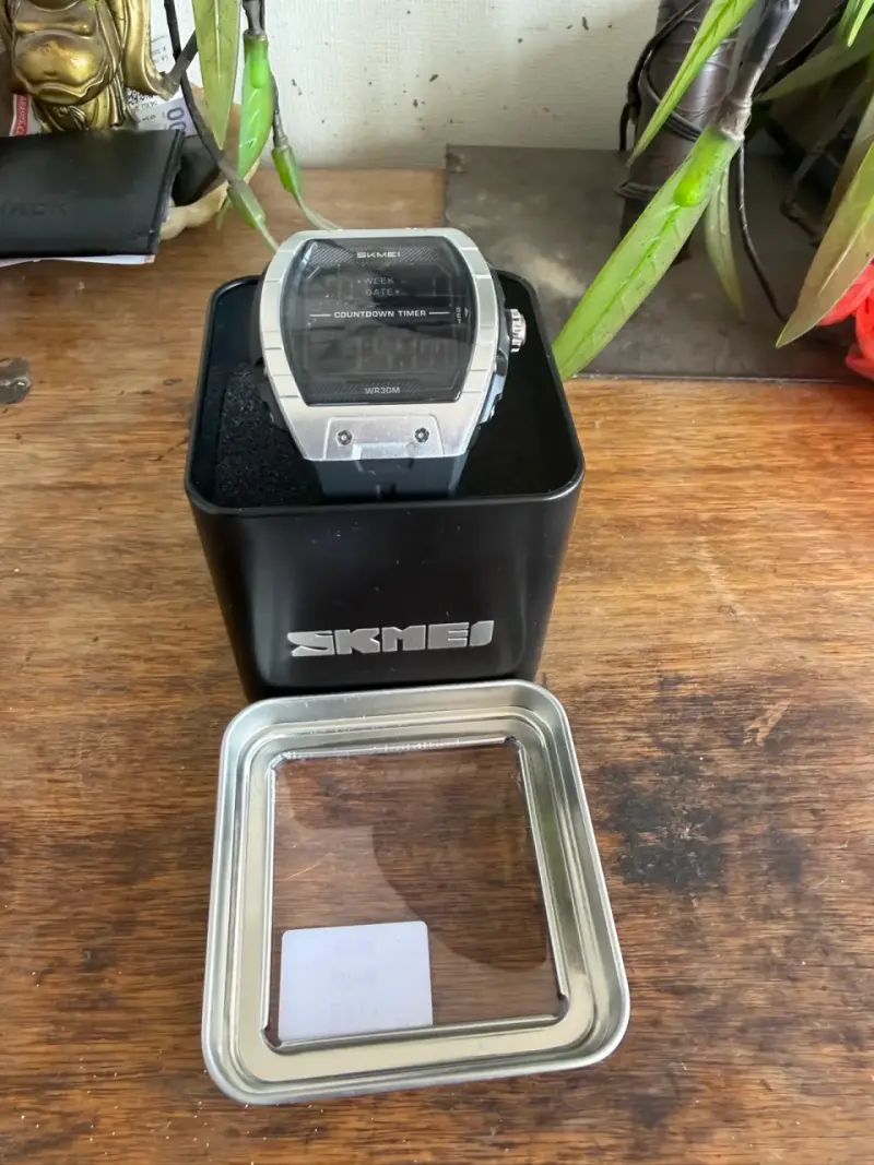 Reloj digital Skmei resistente al agua - 6