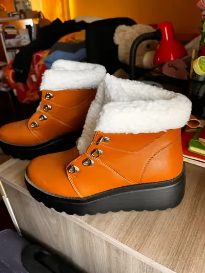 Botines de cuero con forro de lana sintética - miniatura 1