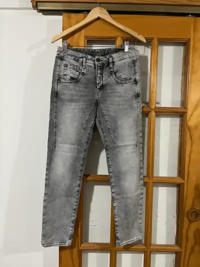 Jeans grises estilo desgastado para hombre - miniatura 1