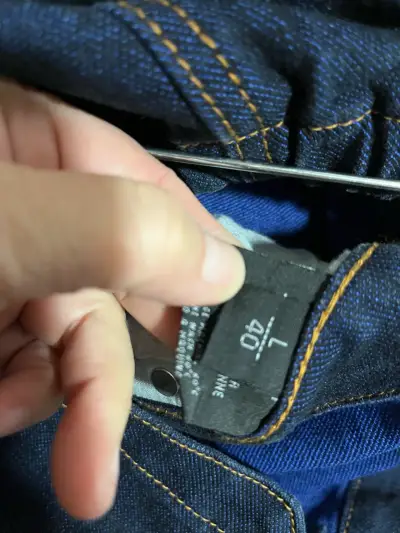 Jeans de tiro alto azul oscuro para mujer - miniatura 3