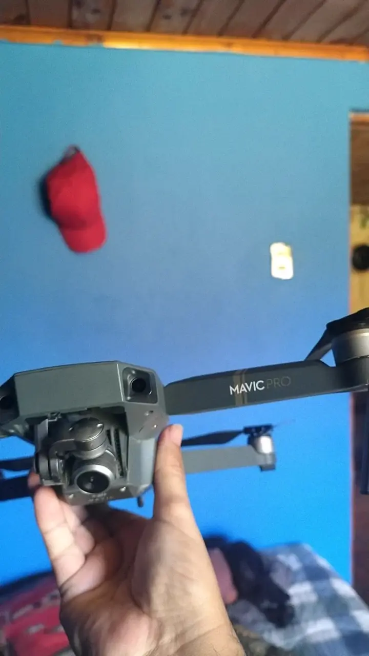 Drone DJI Mavic Pro con Control Remoto - 1