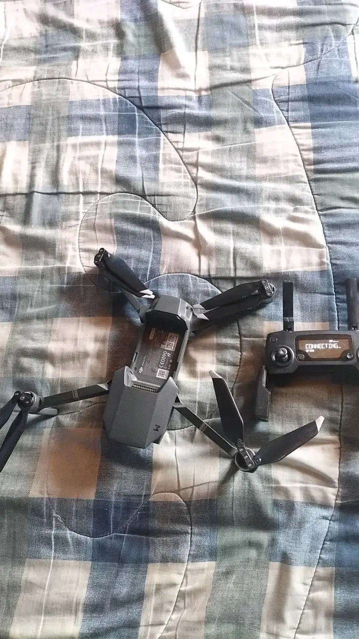 Drone DJI Mavic Pro con Control Remoto - 2