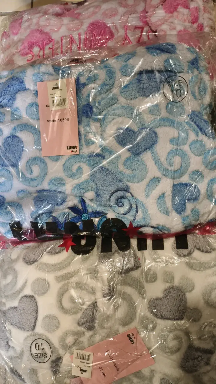 Pijama polar infantil azul con diseño floral - 2