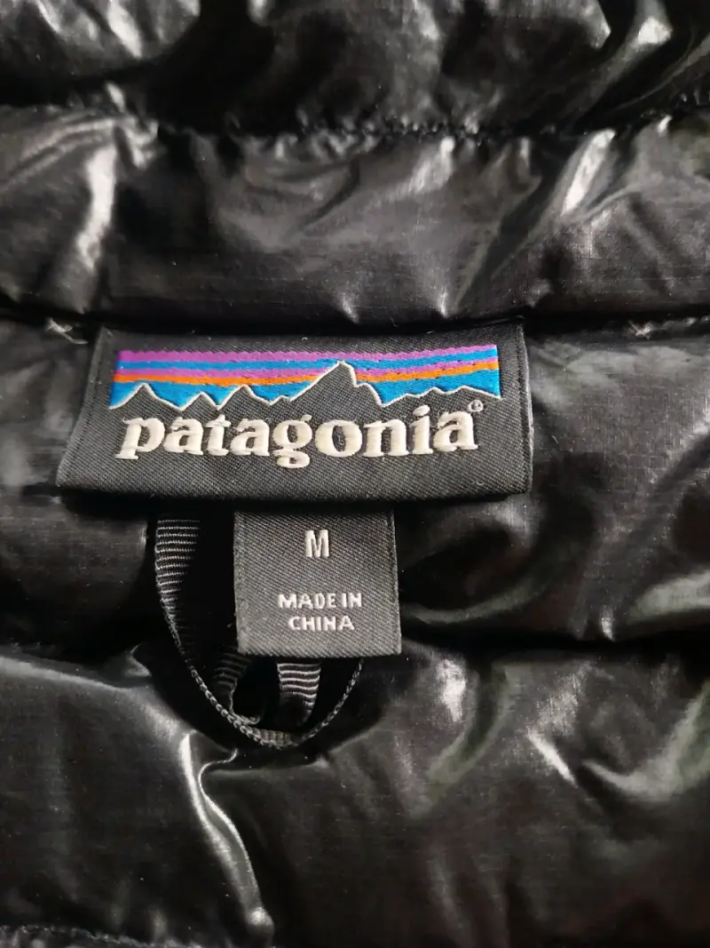 Chaqueta de plumas negra Patagonia talla M - 2