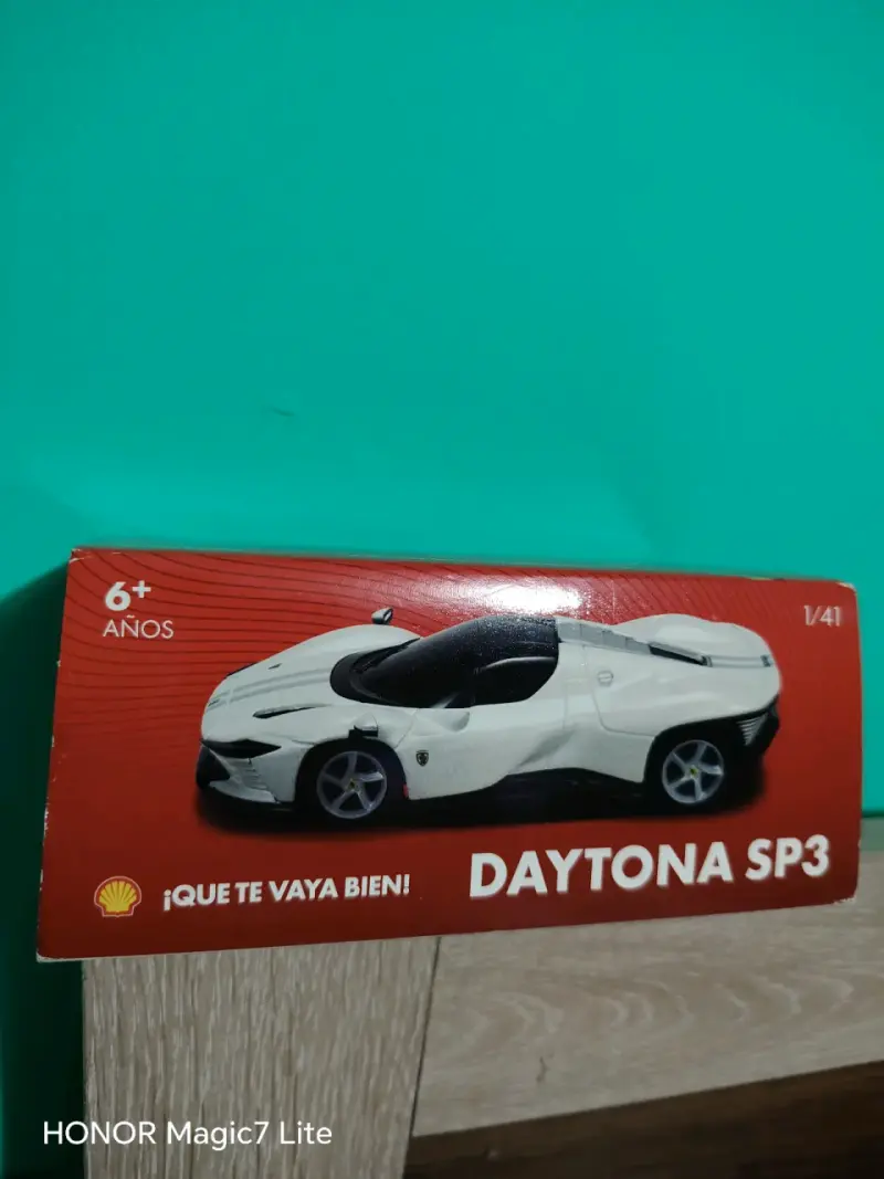 Auto a Control Remoto Ferrari Daytona SP3 - 4