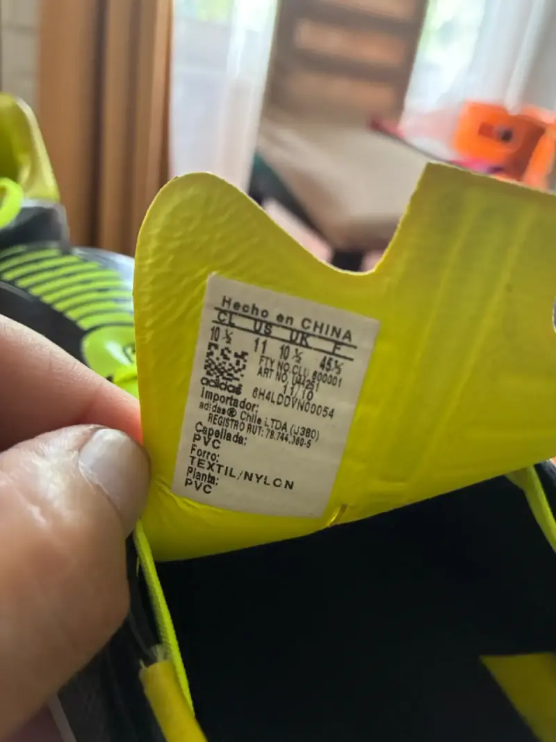 Botines de fútbol Adidas F50 negros y amarillos - 5