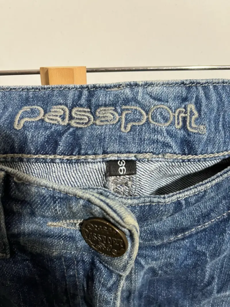 Jeans de mezclilla azul desgastado Passport - 3