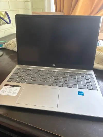 Laptop HP con Intel Core i3, 15 pulgadas - miniatura 3