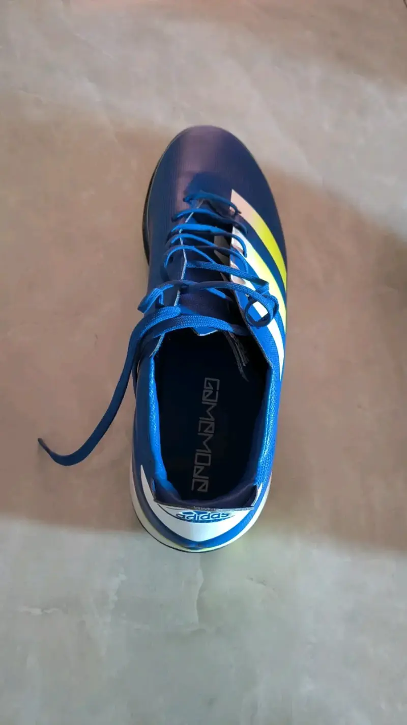 Zapatillas de baby fútbol Adidas casi nuevas - 2