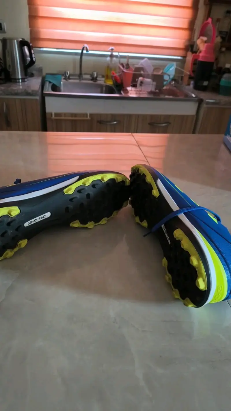 Zapatillas de baby fútbol Adidas casi nuevas - 4