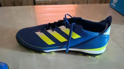 Zapatillas de baby fútbol Adidas casi nuevas - miniatura 6