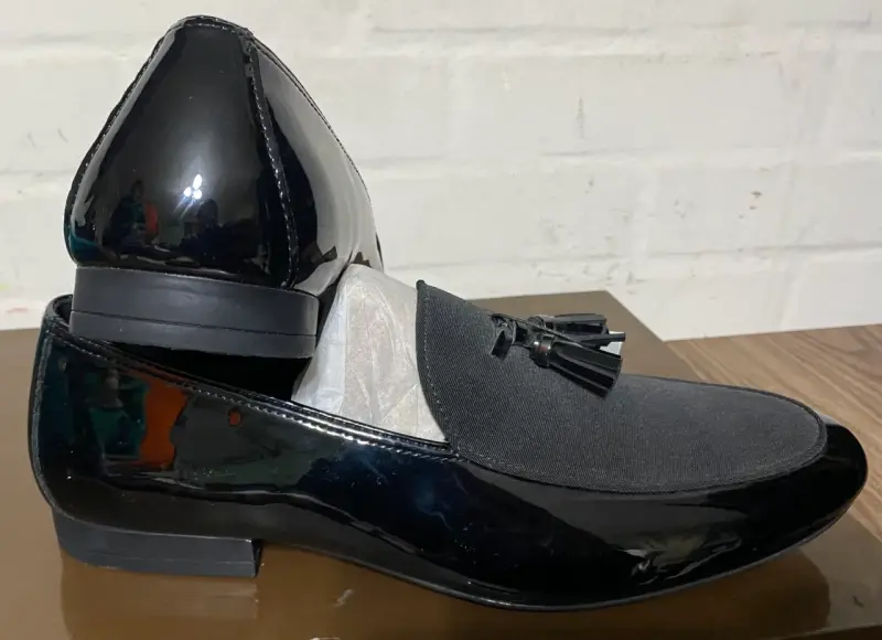 Mocasines de charol negro Zara con borlas - 2