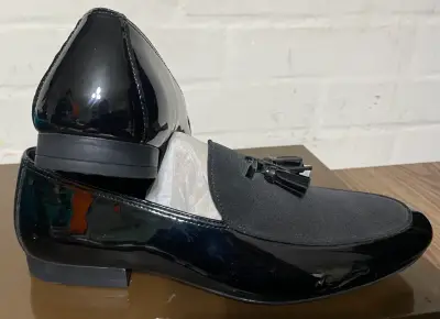 Mocasines de charol negro Zara con borlas - miniatura 2