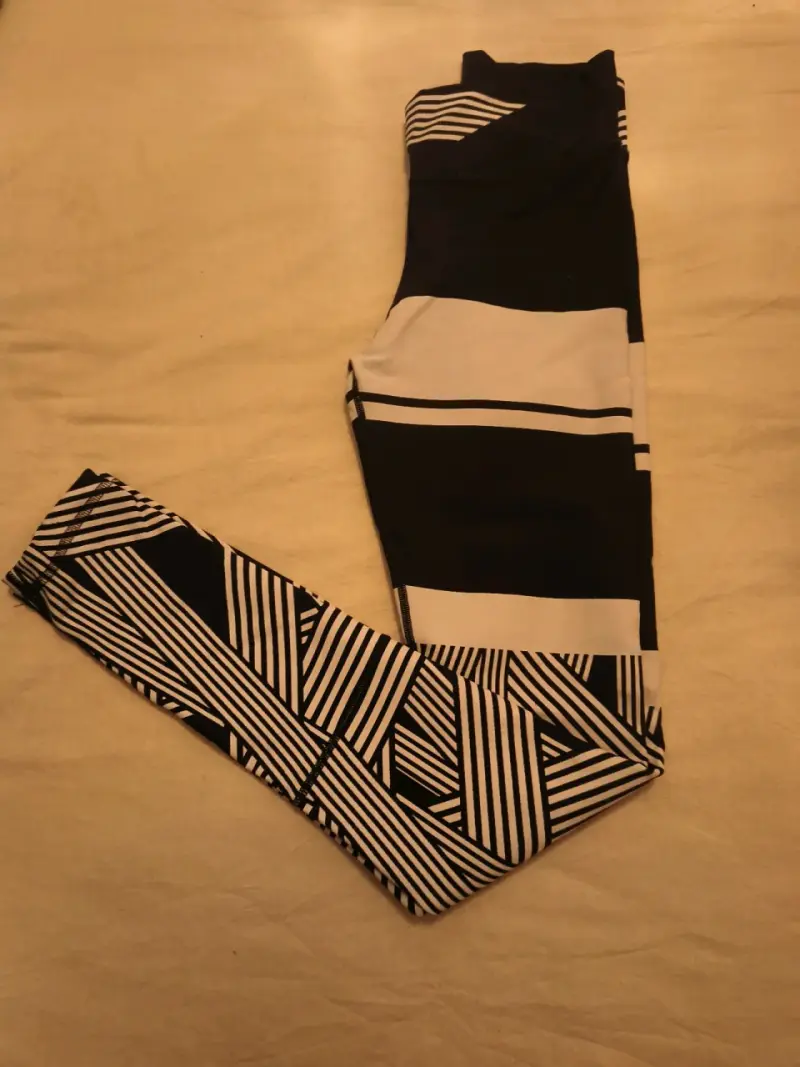 Calza deportiva negro y blanco - 2
