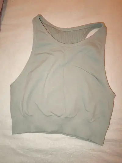 Top deportivo sin mangas color verde claro - miniatura 1