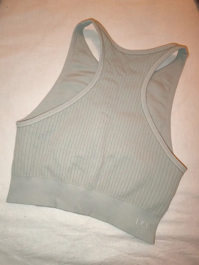 Top deportivo sin mangas color verde claro - 3
