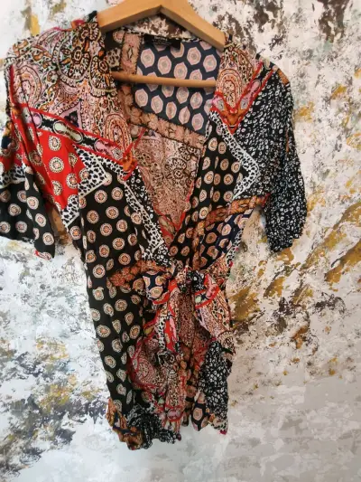 Vestido enterito bohemio estampado multicolor - miniatura 1