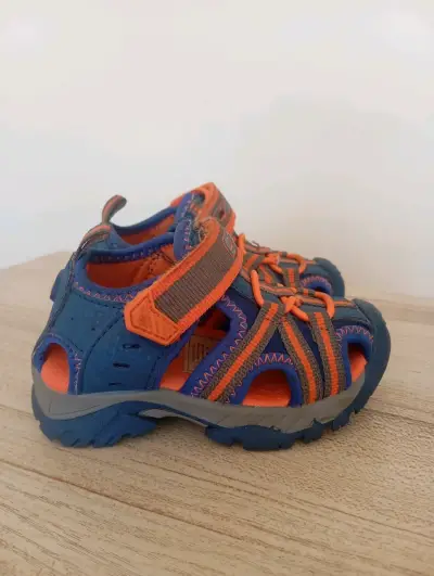 Sandalias deportivas para niños CZR azul y naranja - miniatura 2
