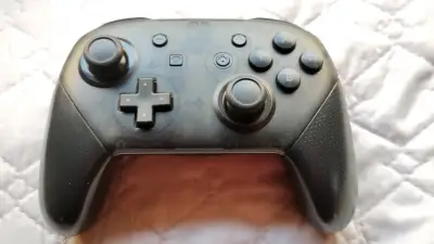 Nintendo Switch Pro Controller - miniatura 6