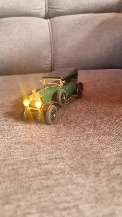 Auto clasico de juguete - miniatura 1