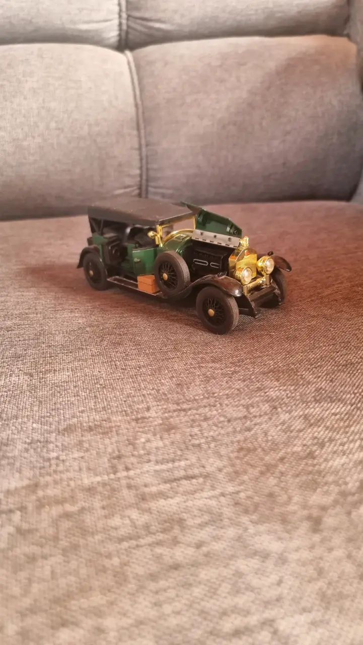 Auto clasico de juguete - 3