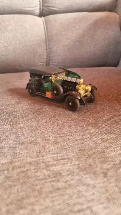 Auto clasico de juguete - miniatura 3