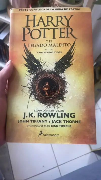 Libro Harry Potter y el Legado Maldito en español - miniatura 1
