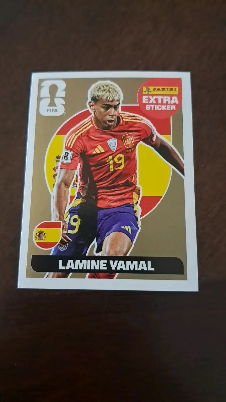 Extra sticker de oro de lamine yamal campeón - 1