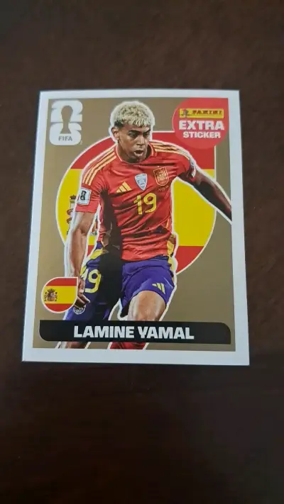 Extra sticker de oro de lamine yamal campeón - miniatura 1