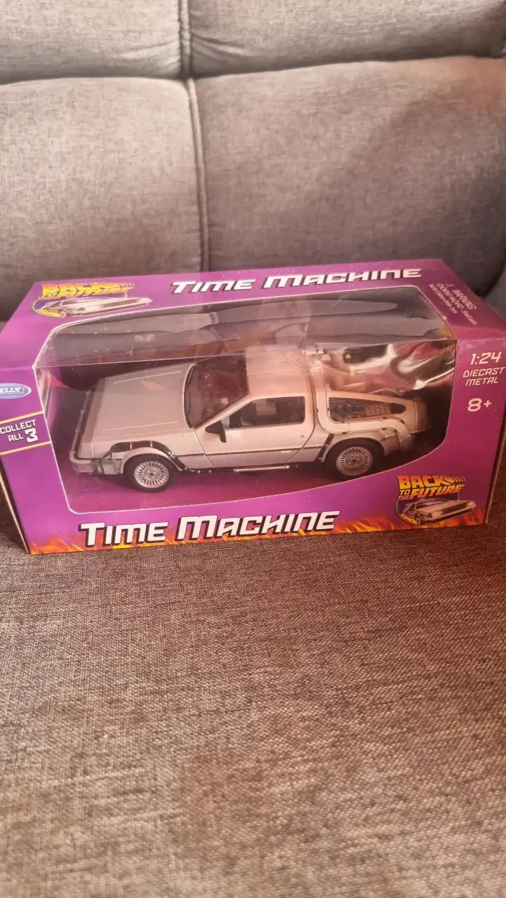 Réplica DeLorean Back to the Future 1:24 - 1