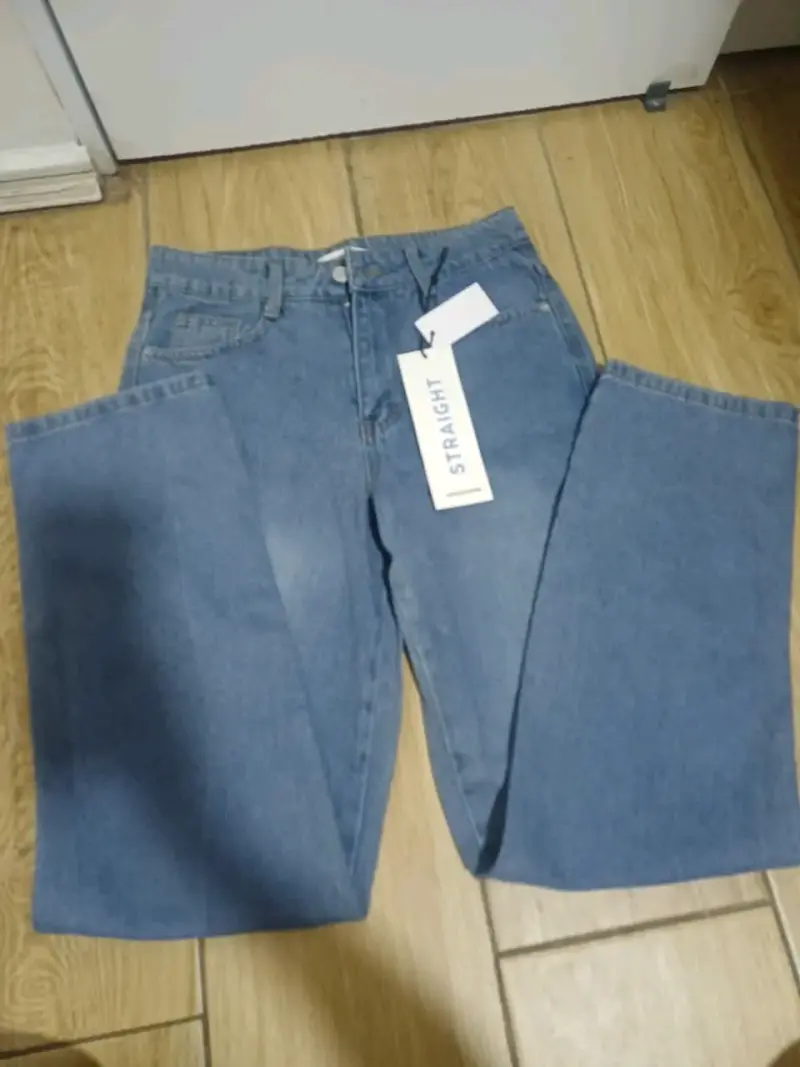 Jeans rectos para mujer en mezclilla azul