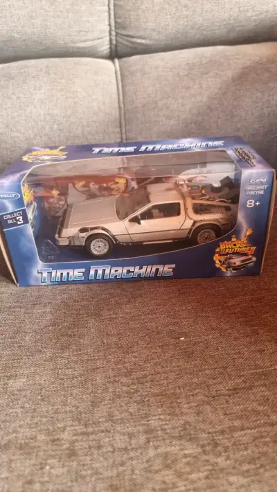 Delorian de colecion de la primera pelicula - miniatura 1