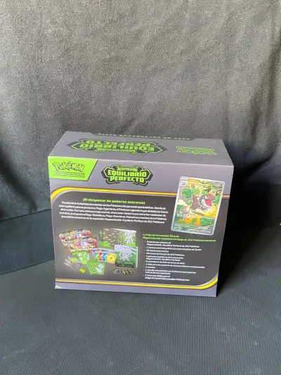 Pokémon TCG | ETB Equilibrio Perfecto (Español) - miniatura 2