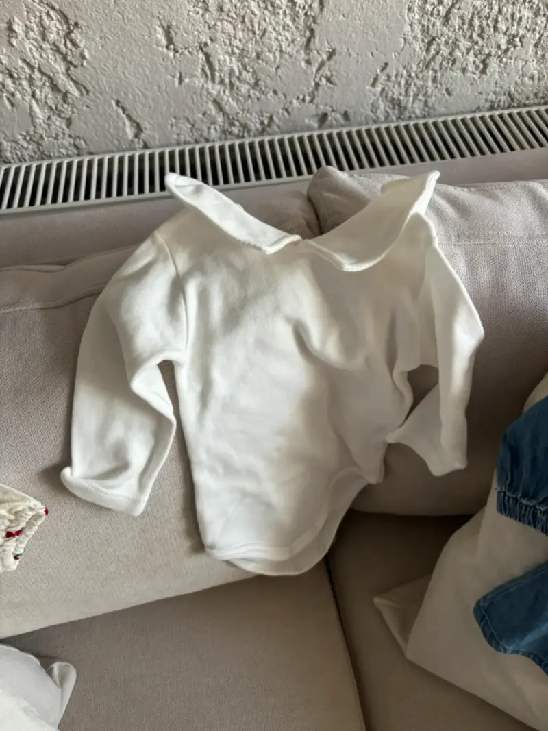 Conjunto de ropa infantil con diseño de cerezas - 5