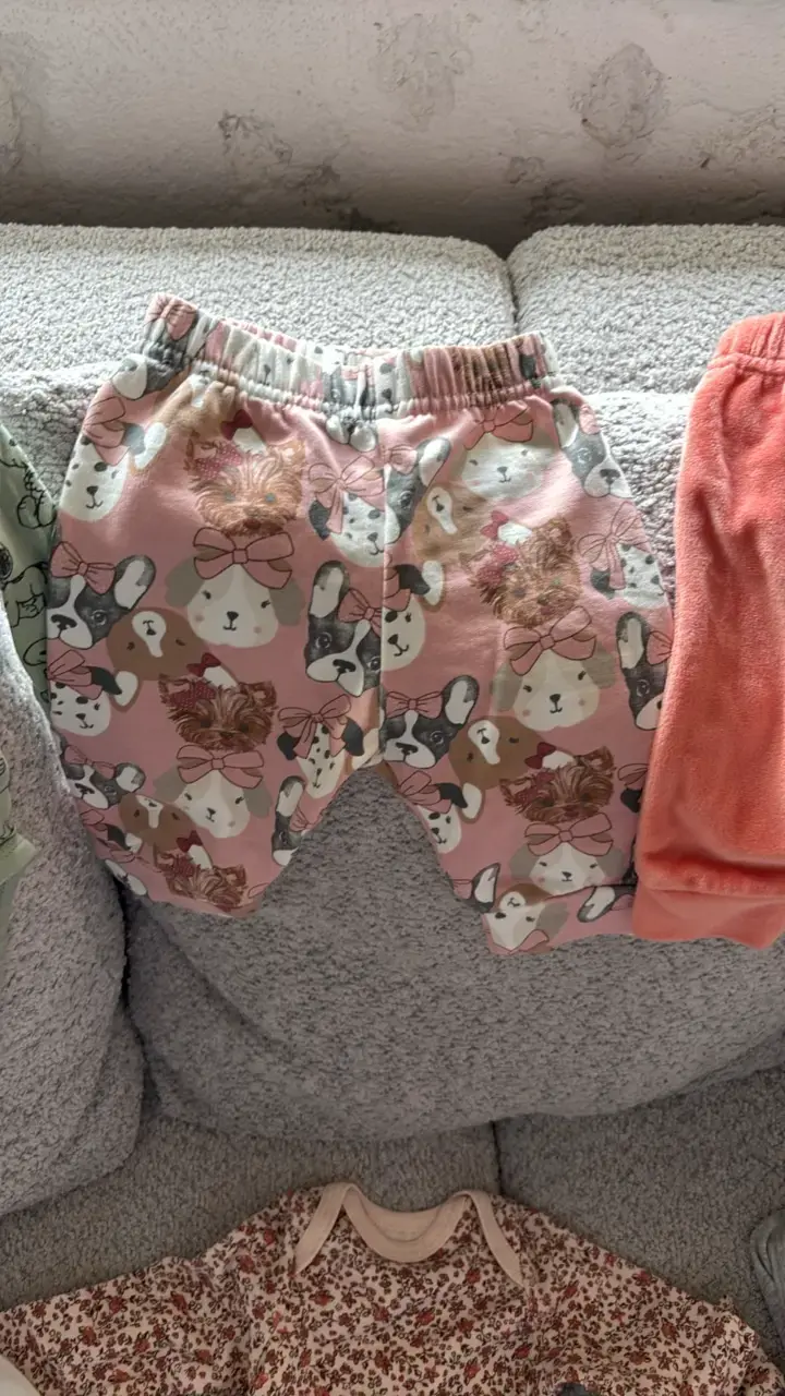 Conjunto de ropa para bebé con diseños variados - 4