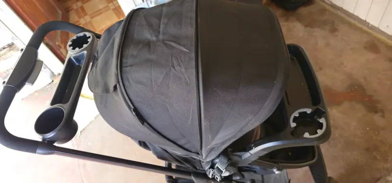 Coche de bebé plegable con bandeja y portavasos - 2
