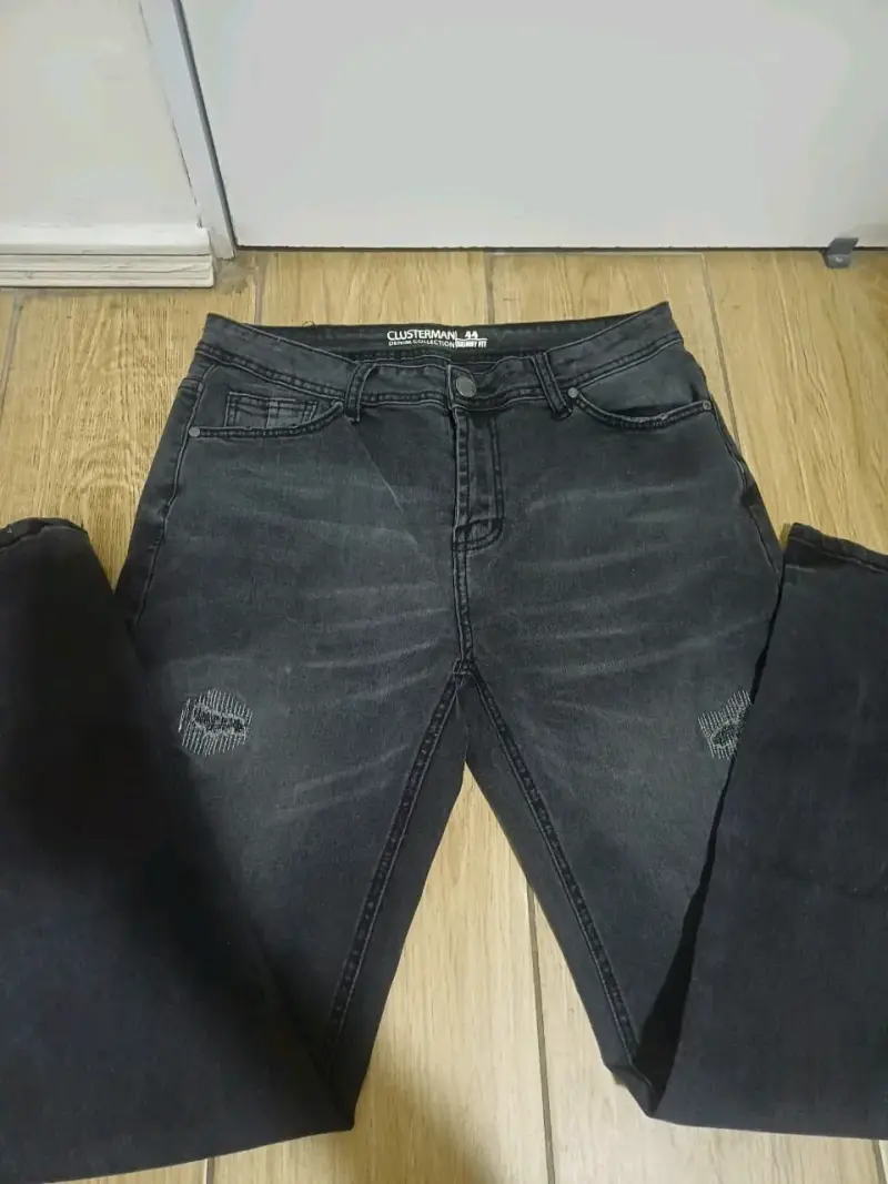 Jeans de mezclilla para hombre en varios colores - 1
