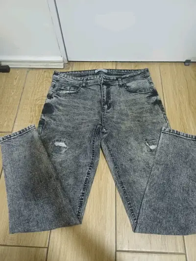 Jeans de mezclilla para hombre en varios colores - miniatura 2