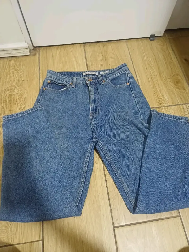 Jeans de mezclilla azul para mujer