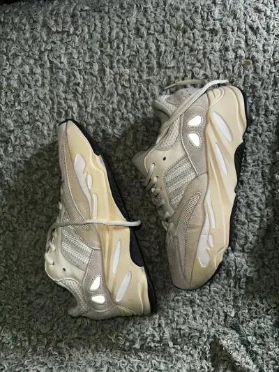 Zapatillas deportivas Yeezy beige - miniatura 1