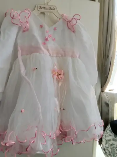 Vestido de niña blanco con detalles rosados - miniatura 2