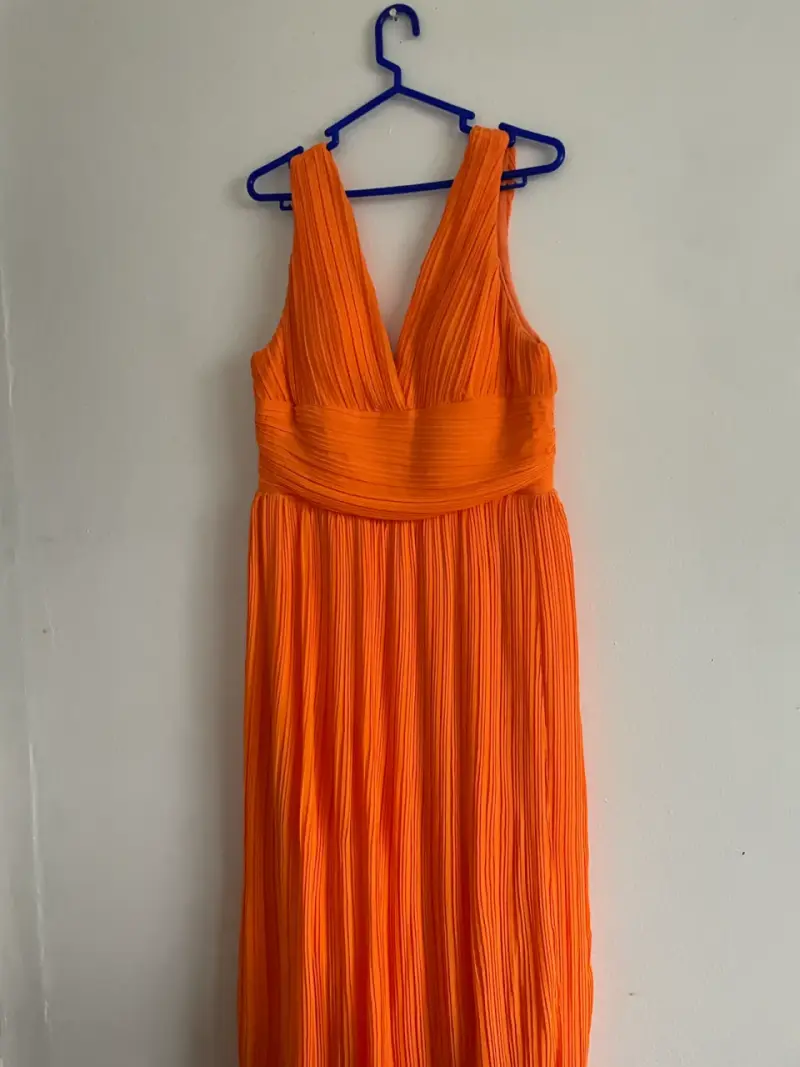 Vestido largo plisado naranja vibrante - 4