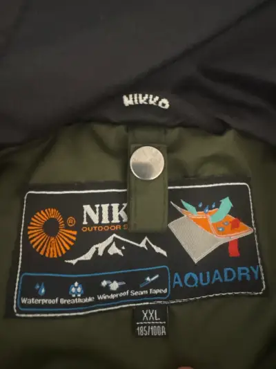 Chaqueta impermeable Nikko verde y negra - miniatura 5